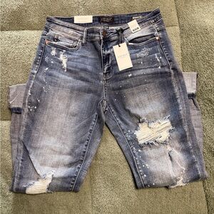 Judy Blue Medium Wash Distressed Denim boyfriend fit jeans mid rise 11/30